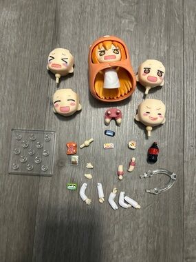 Umaru Figure Accessory Set - Orange Outfit and Expressions Original